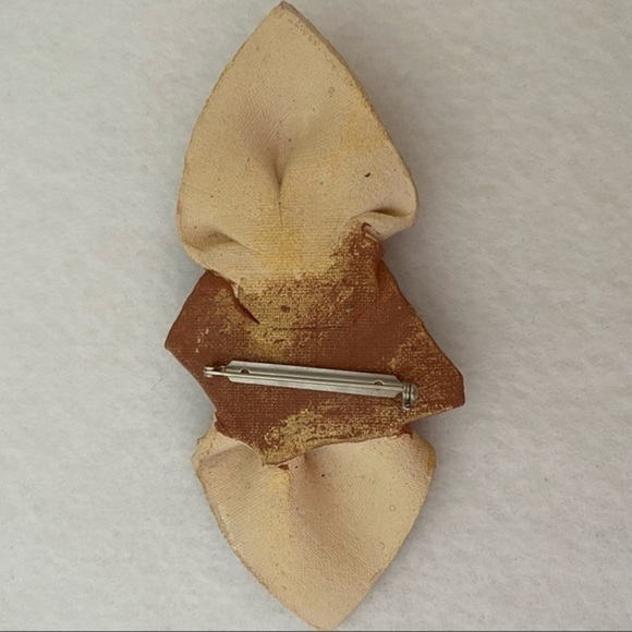 Vintage cream ceramic pearl statement pin brooch with rhinestones - Picture 3 of 9